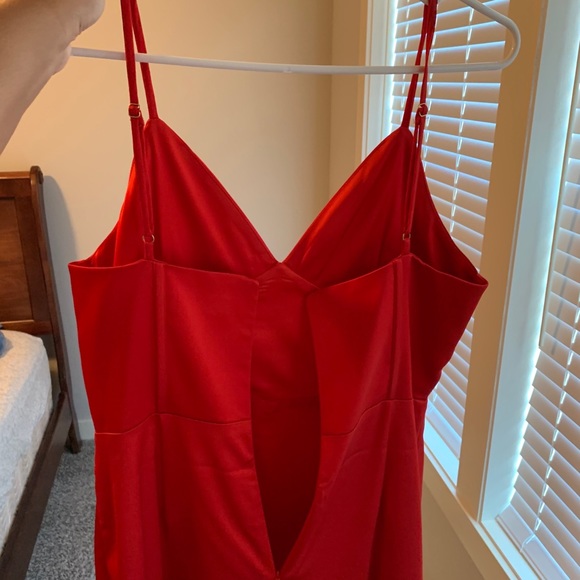 Meshki Ludovica Satin Red Dress - Picture 6 of 9